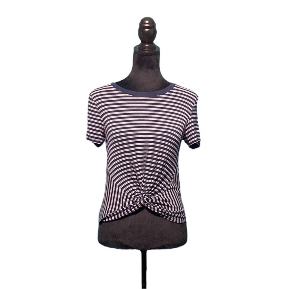 Hollister Front Knot Short Sleeve Easy Tee - Size Small